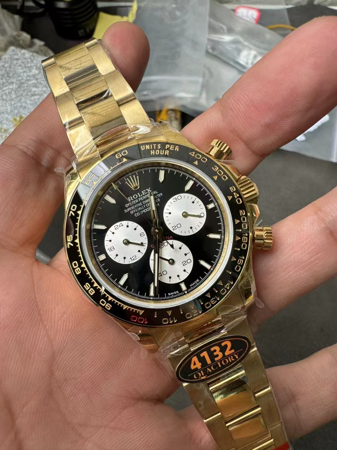 Replica-Rolex-Daytona-Le-Mans-Gold-Watch-1.jpg