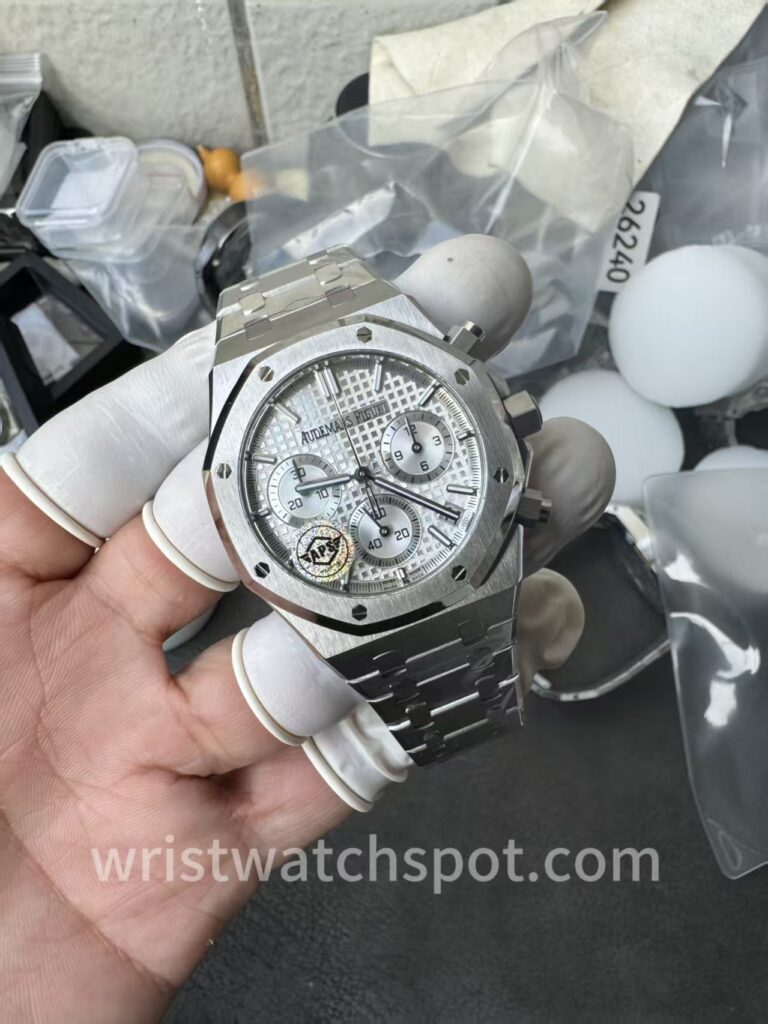 Replica Audemars Piguet 26240 White