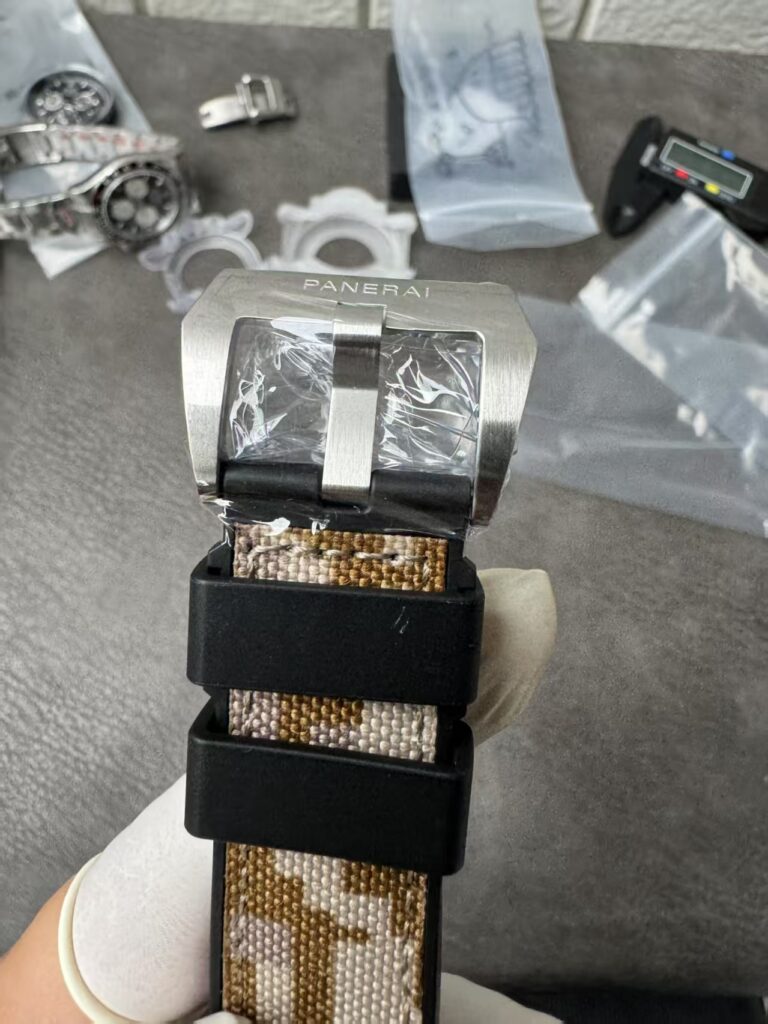 PAM 1518 Buckle