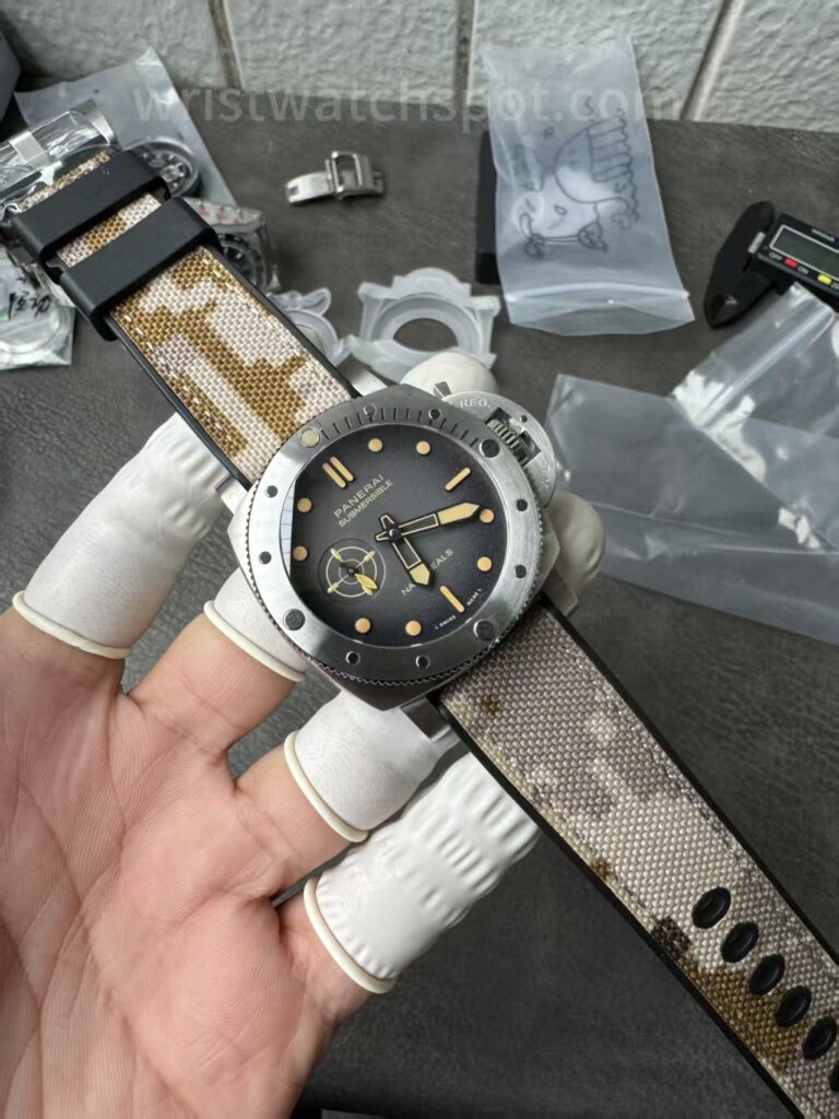 Replica Panerai Submersible 1518